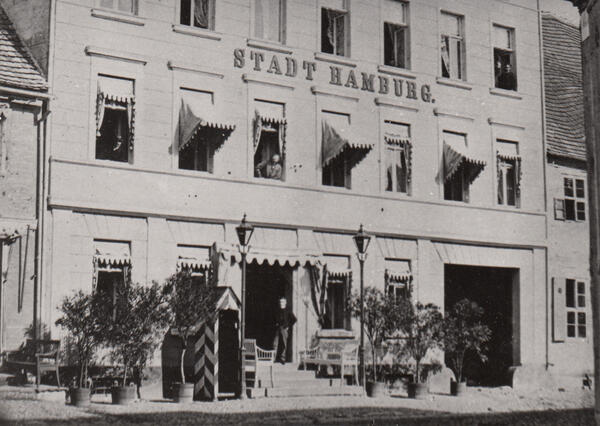 Bild vergrößern: 13 - Hotel Stadt Hamburg um 1915