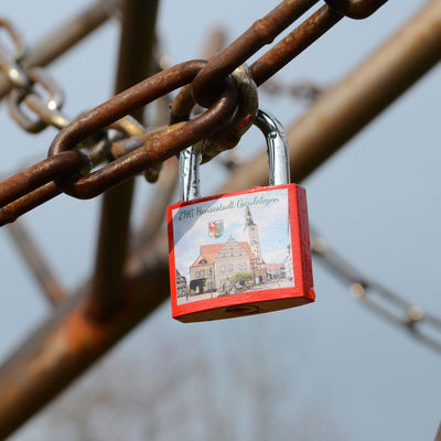 Bild vergrößern: Gardelegen Liebesschlossbaum Brgerpark Schloss