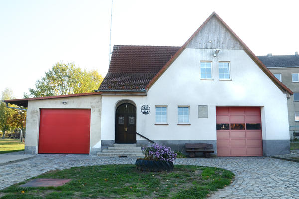 Bild vergrößern: Feuerwehrgerätehaus Dannefeld