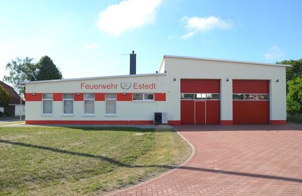 Bild vergrößern: Feuerwehrgertehaus Estedt