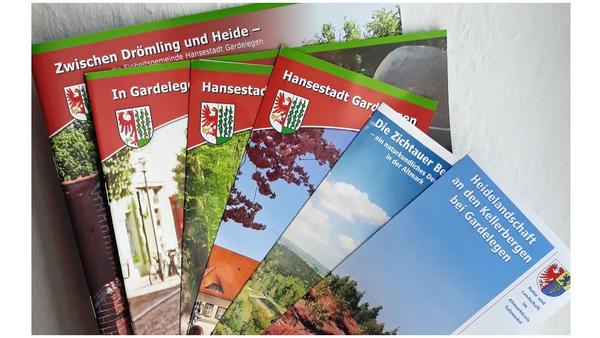 Bild vergrößern: Prospekte