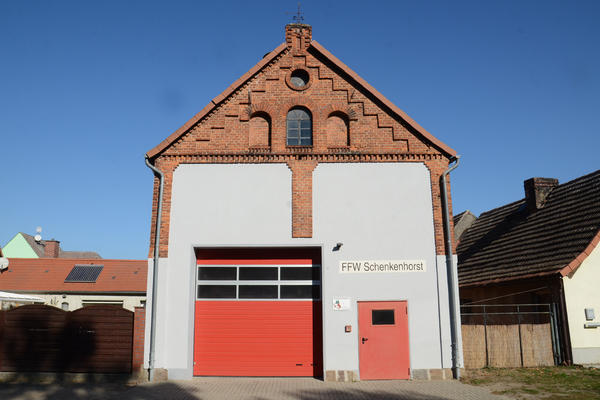 Bild vergrößern: Feuerwehrgertehaus Schenkenhorst
