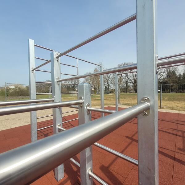 Bild vergrößern: Calisthenics-Anlage im Brgerpark