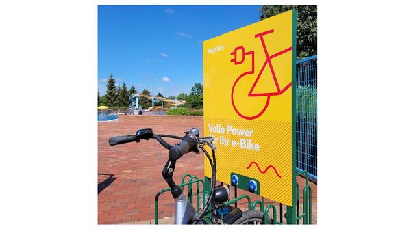 Bild vergr&ouml;&szlig;ern: e-bike-ladestation-erlebnisbad-zienau
