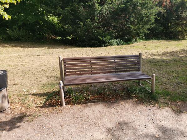 Bild vergr&ouml;&szlig;ern: Sitzb&auml;nke Wallanlagen #2