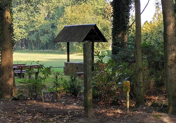 Bild vergr&ouml;&szlig;ern: Sitzb&auml;nke Zichtau Grillplatz