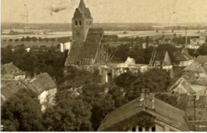 Bild vergrößern: Nikolaikirche nach dem Bombenangriff