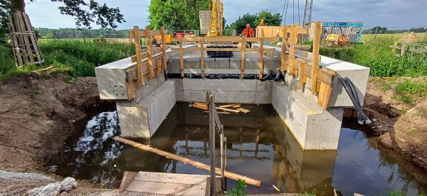 Bild vergrößern: Brcke ber den Friedrichskanal