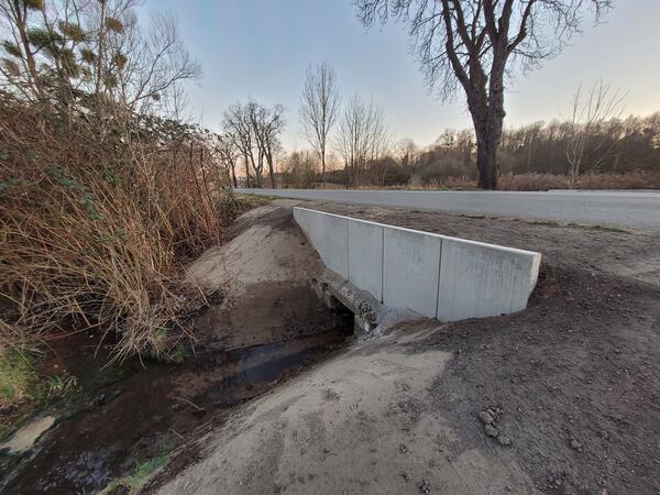 Bild vergrößern: Erneuerte Durchlsse an der Brcke an der Ackendorfer Landstrae