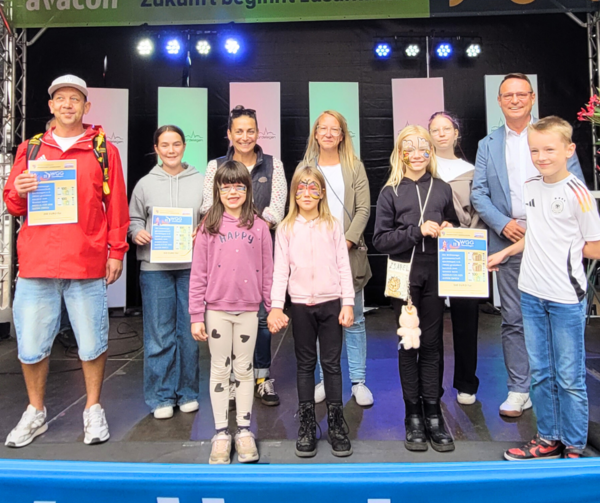 Bild vergrößern: Urkunden fr die Gewinner