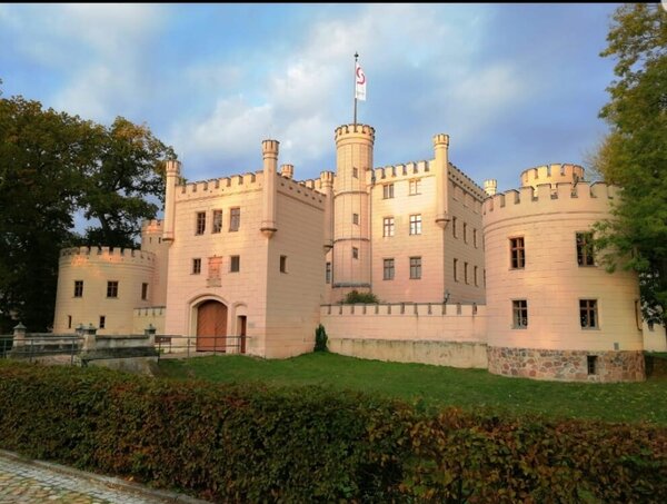 Bild vergr&ouml;&szlig;ern: Schloss